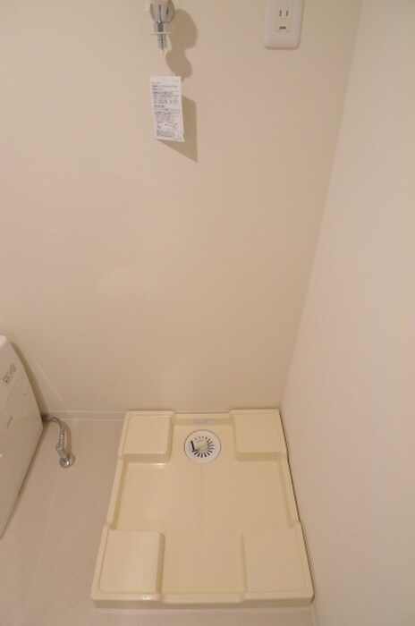 物件内観写真12　(洗濯機置場)