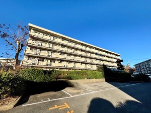 小室ハイランドＣ-11号棟（502）外観写真
