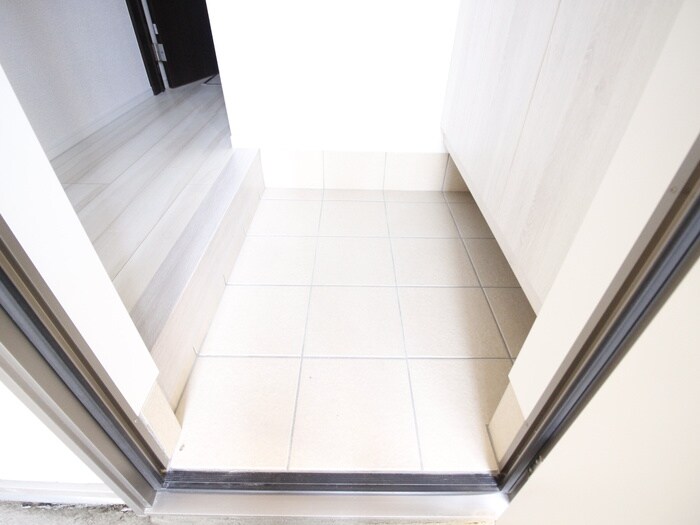 物件内観写真16　(玄関)