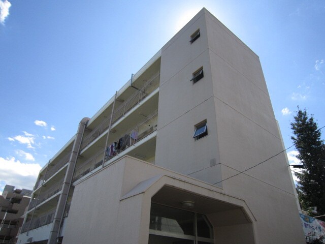 物件外観写真4　(エントランス部分)