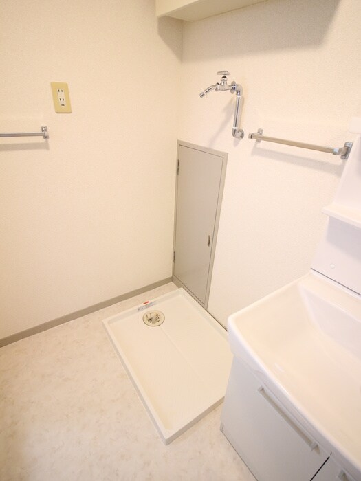 物件内観写真18　(洗濯機置場)