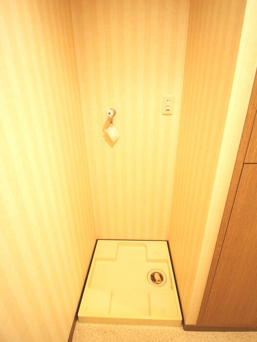 物件内観写真15　(洗濯機置場)