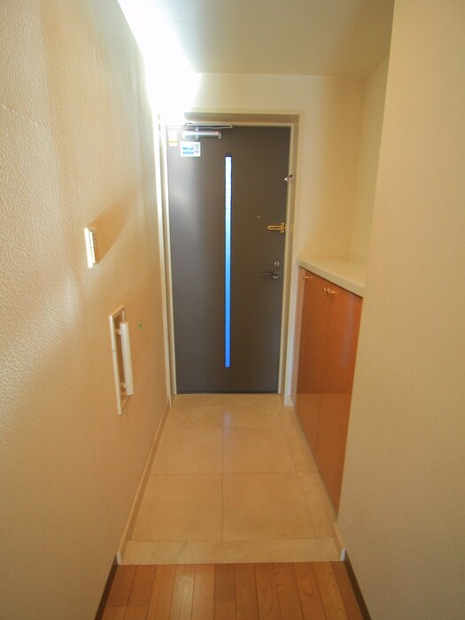 物件内観写真17　(玄関)