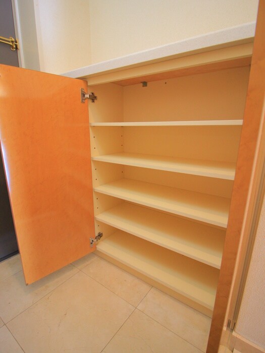 物件内観写真18　(靴箱)