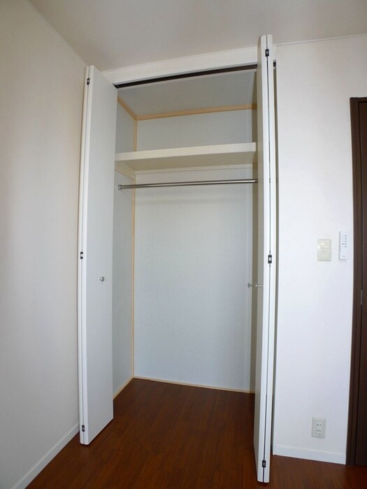 物件内観写真13　(収納)