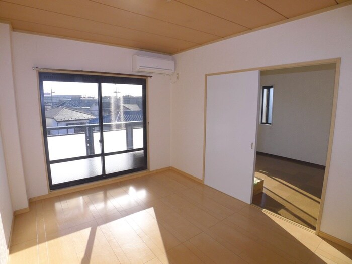 物件内観写真4　(居室)