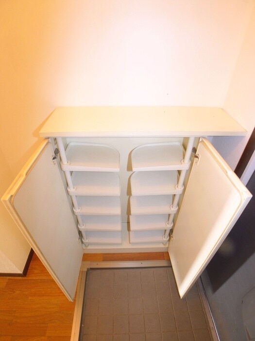 物件内観写真16　(靴箱)