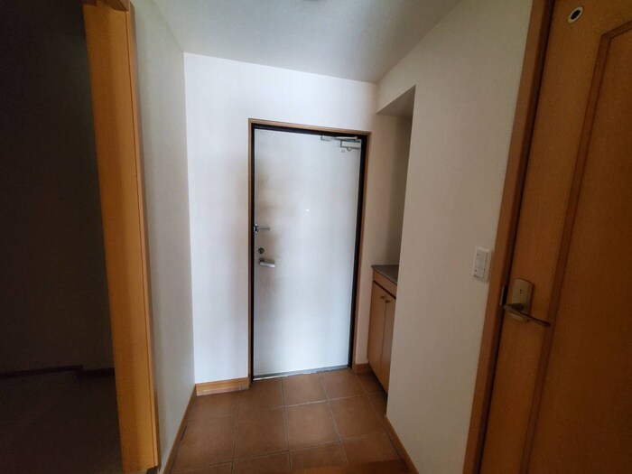 物件内観写真7　(玄関)