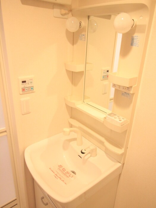 物件内観写真9　(洗面)