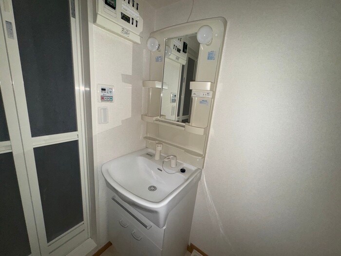 物件内観写真11　(洗面)