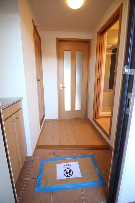 物件内観写真22　(玄関)