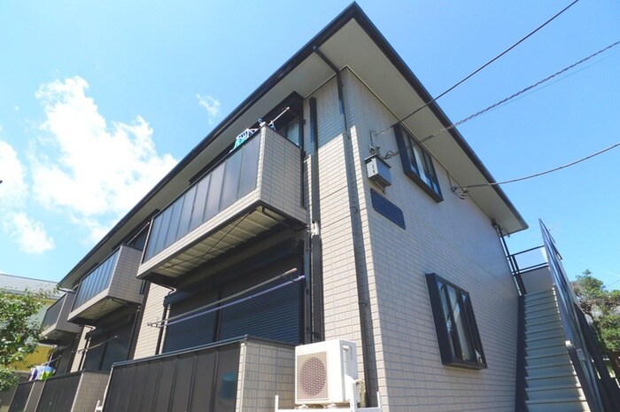 物件外観写真4　(エントランス部分)