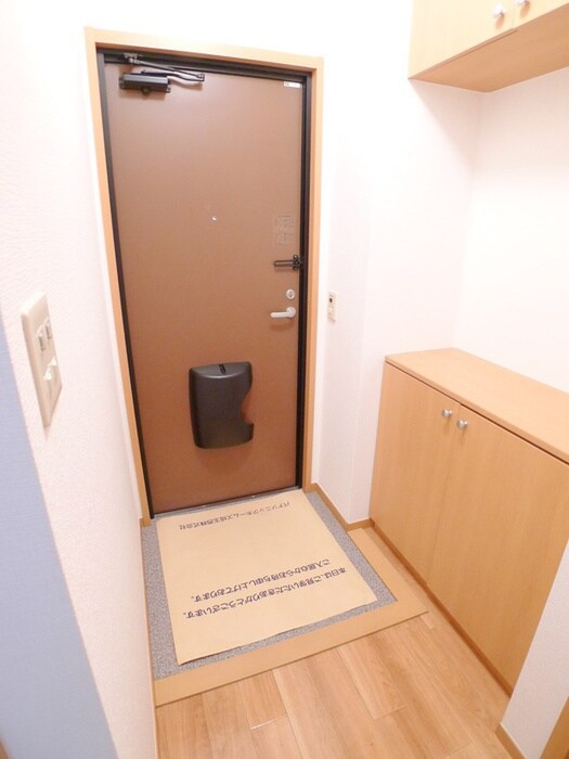 物件内観写真14　(玄関)