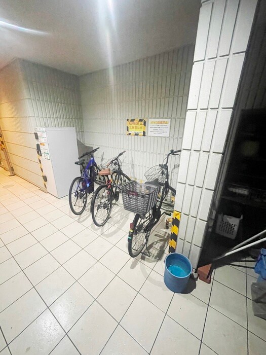 物件外観写真5　(駐輪場)