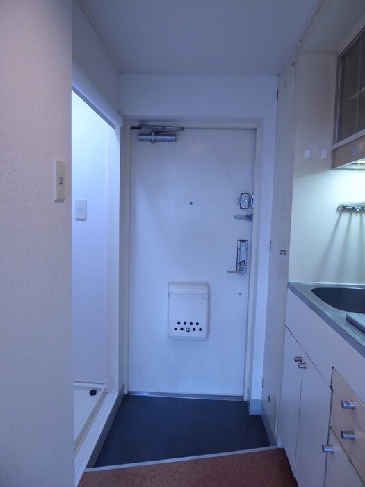 物件内観写真16　(玄関)