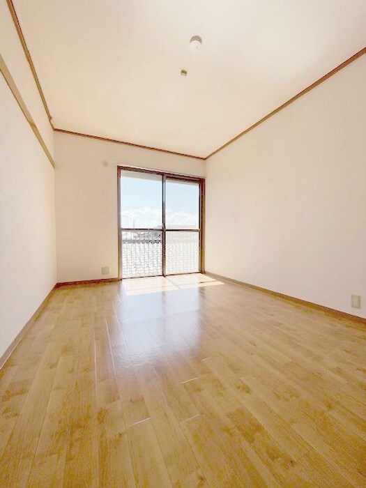 物件内観写真8　(居室)