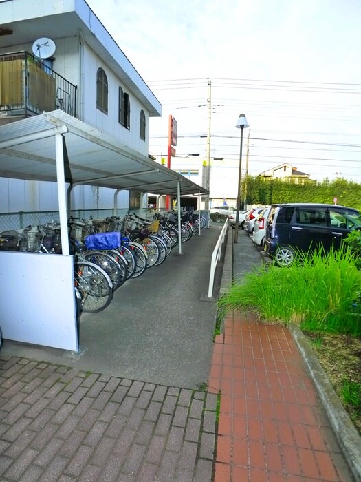 物件外観写真6　(駐輪場)