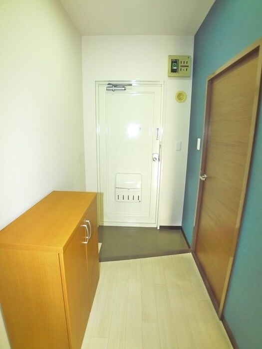 物件内観写真17　(玄関)