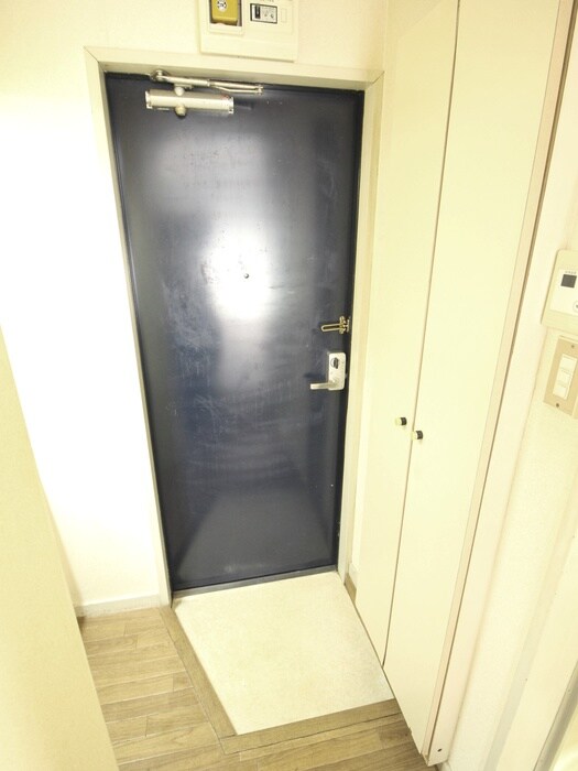 物件内観写真15　(玄関)