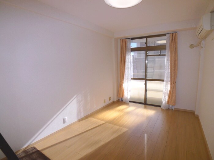 物件内観写真10　(居室)