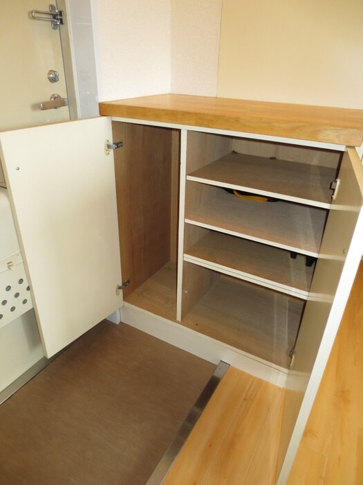 物件内観写真11　(靴箱)