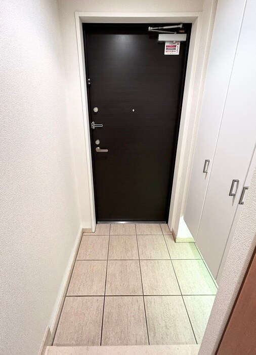 物件内観写真18　(玄関)