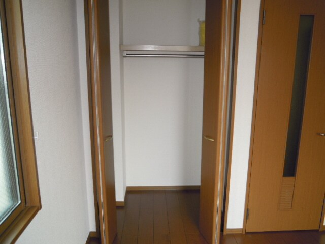 物件内観写真12　(収納)