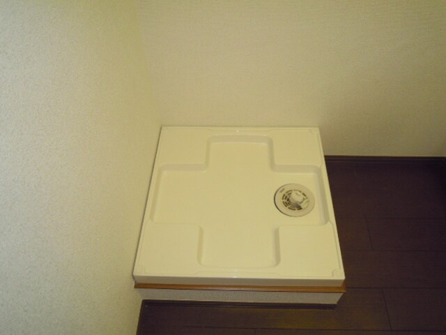 物件内観写真14　(洗濯機置場)