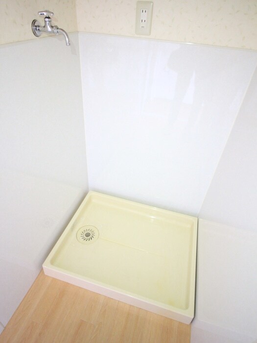 物件内観写真16　(洗濯機置場)