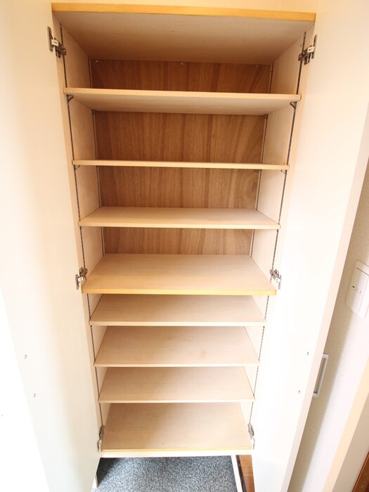 物件内観写真8　(靴箱)