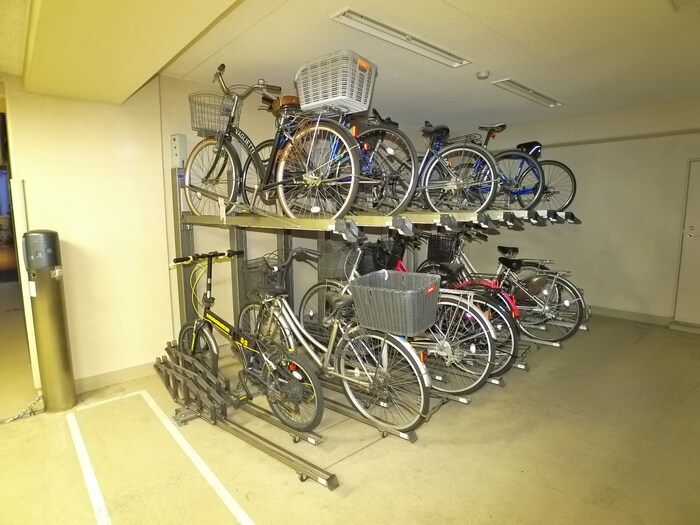 物件外観写真5　(駐輪場)