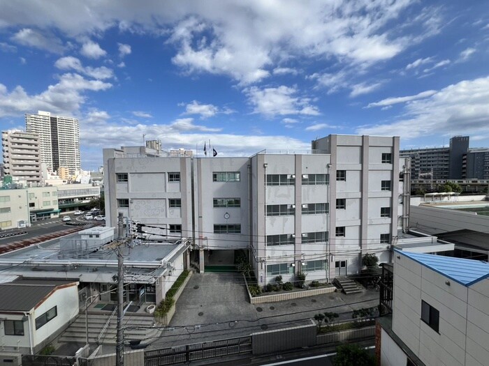 物件内観写真16　(室内からの展望)