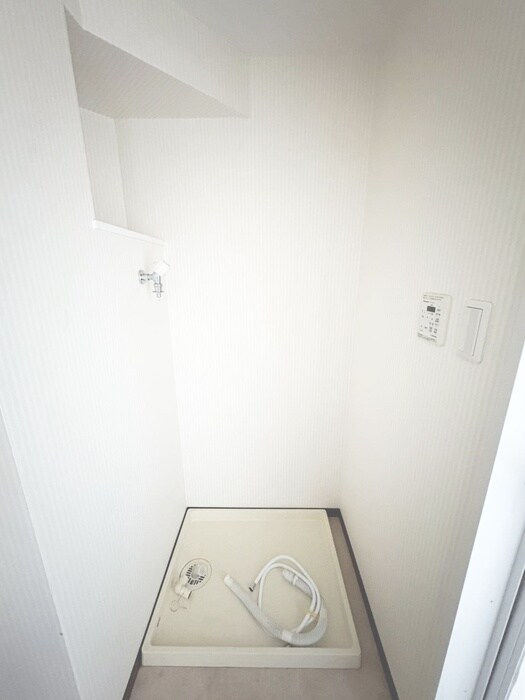物件内観写真17　(洗濯機置場)