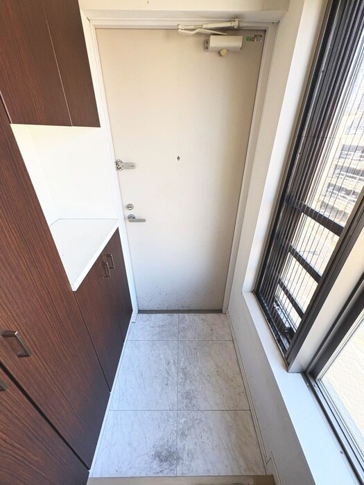 物件内観写真18　(玄関)