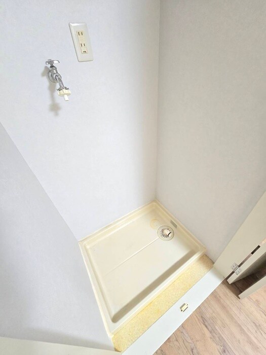 物件内観写真13　(洗濯機置場)