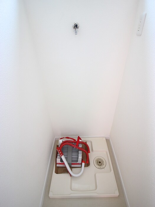 物件内観写真13　(洗濯機置場)