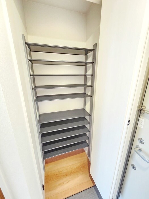 物件内観写真15　(靴箱)