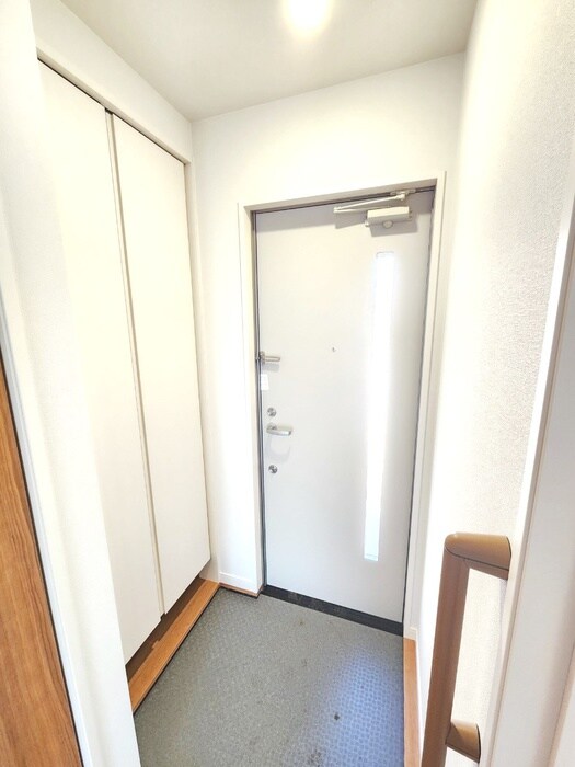 物件内観写真16　(玄関)
