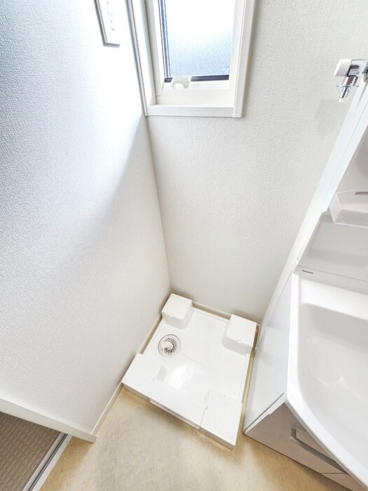 物件内観写真18　(洗濯機置場)