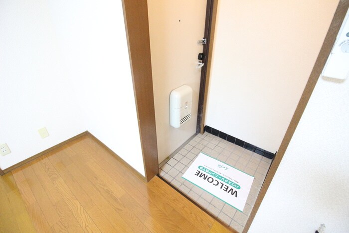 物件内観写真17　(玄関)
