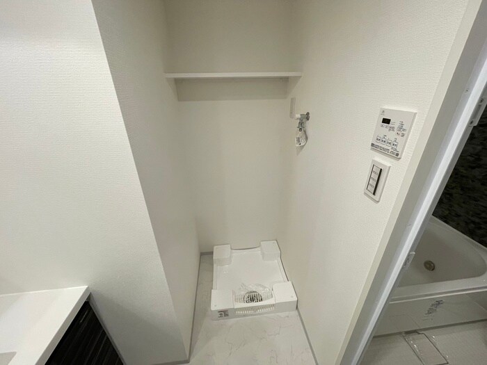 物件内観写真16　(洗濯機置場)