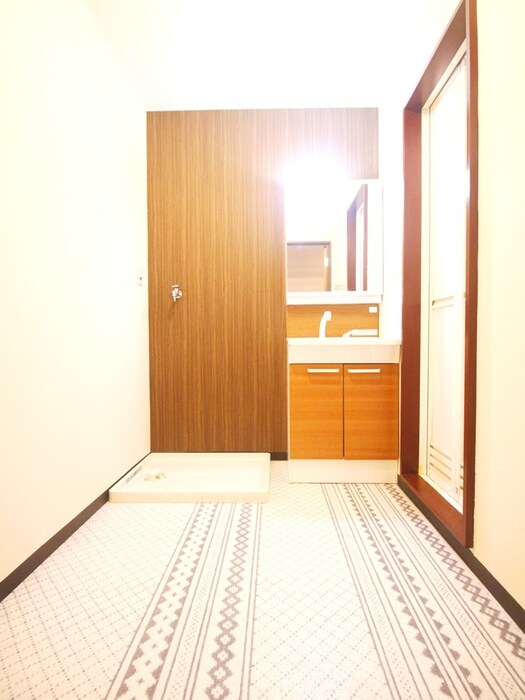 物件内観写真14　(洗濯機置場)