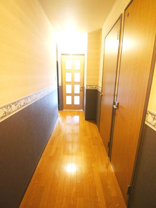 物件内観写真18　(廊下)