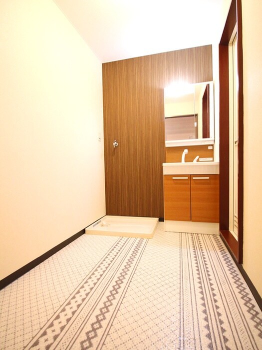 物件内観写真18　(洗濯機置場)