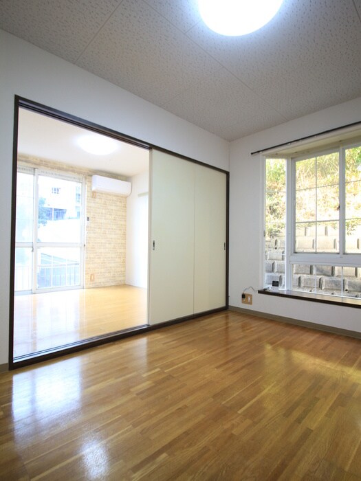 物件内観写真8　(居室)