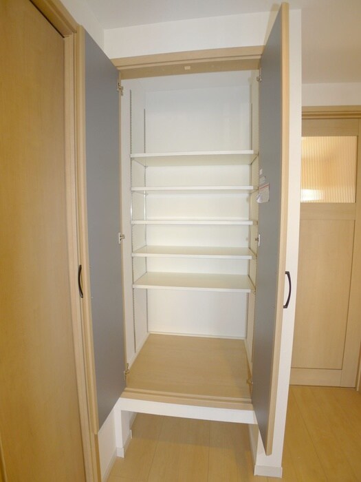 物件内観写真22　(収納)