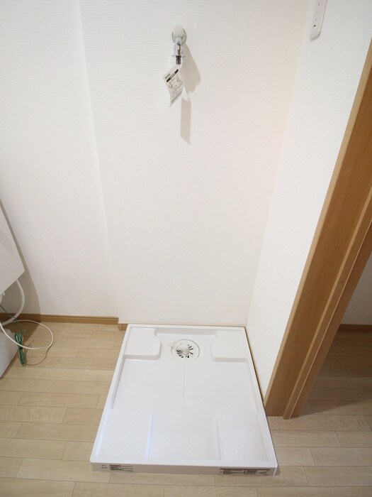 物件内観写真15　(洗濯機置場)