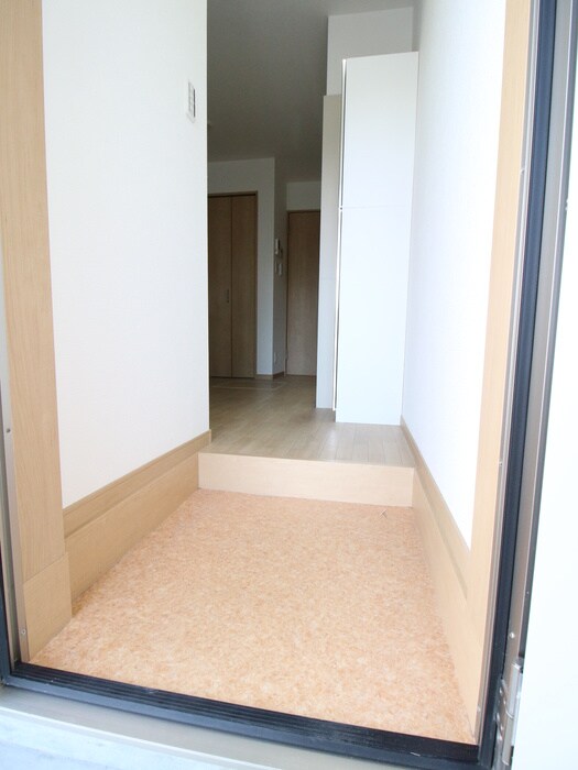 物件内観写真16　(玄関)