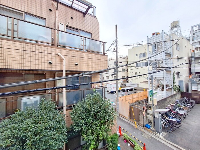 物件内観写真14　(室内からの展望)