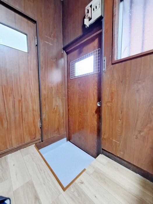 物件内観写真15　(玄関)